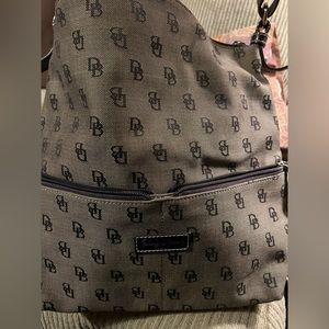 Womens dooney & Burke purse
